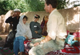 jordi recceuillant des t&eacute;moignages