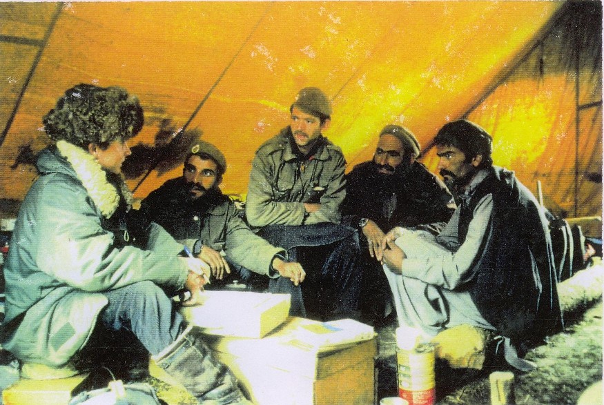 Jordi Magraner recceuillant des t&eacute;moignages